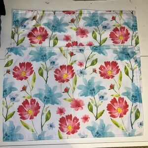 Set of 2 White, Pink & Blue Floral Placemats